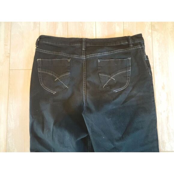 Chico's Platinum 3 Black Women's Denim Capri Jeans Long Shorts Pockets‎ Button - Picture 5 of 6